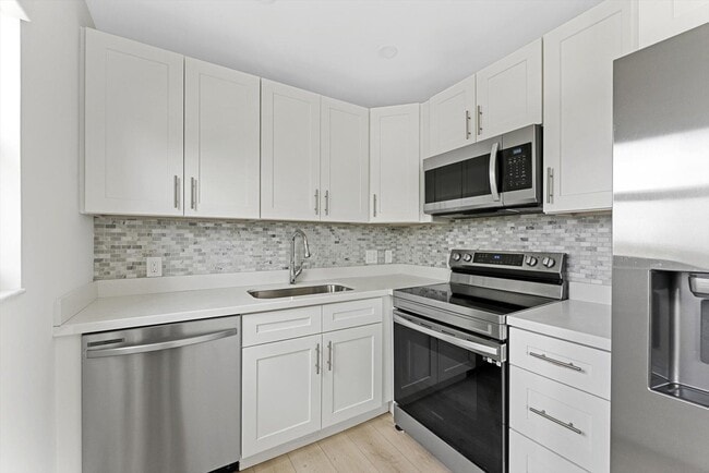 Building Photo - 71 Fanshaw B