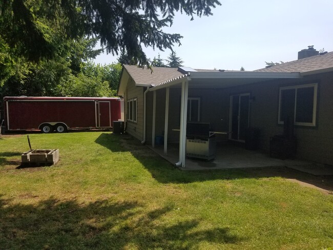 Building Photo - Beautiful Rambler in the heart of Lacey