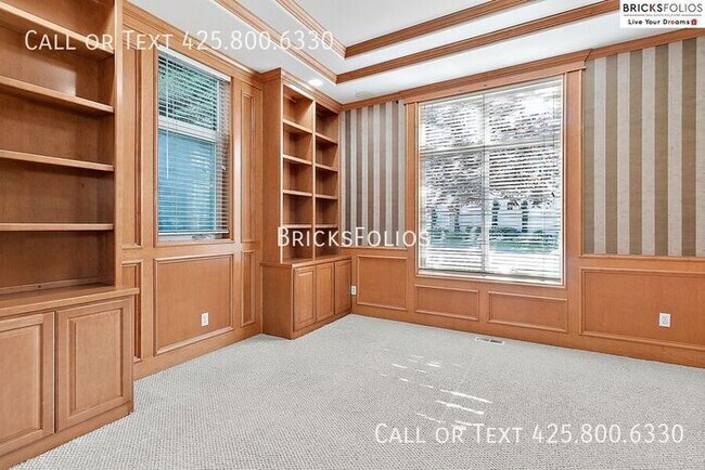 Building Photo - Luxurious 4-bedroom home in Sammamish with...