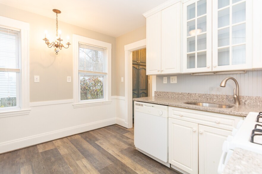 Building Photo - 39 Gould St