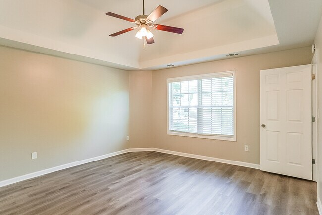 Building Photo - 900 Terrace Mill Dr