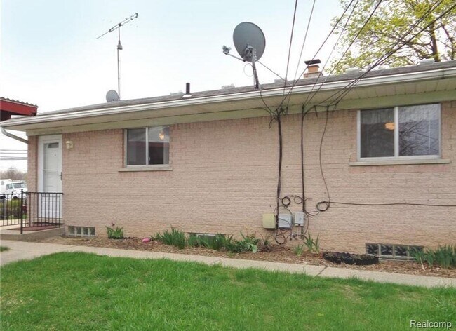 Building Photo - 45056 Platt St