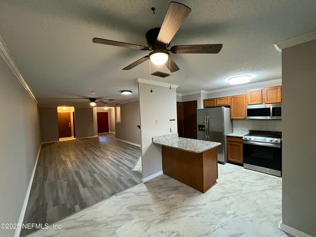 Building Photo - 4022 Laurelwood Dr