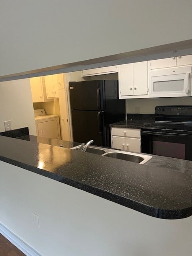 Primary Photo - Overlook Condominiums - 2 bedroom- 2 bath