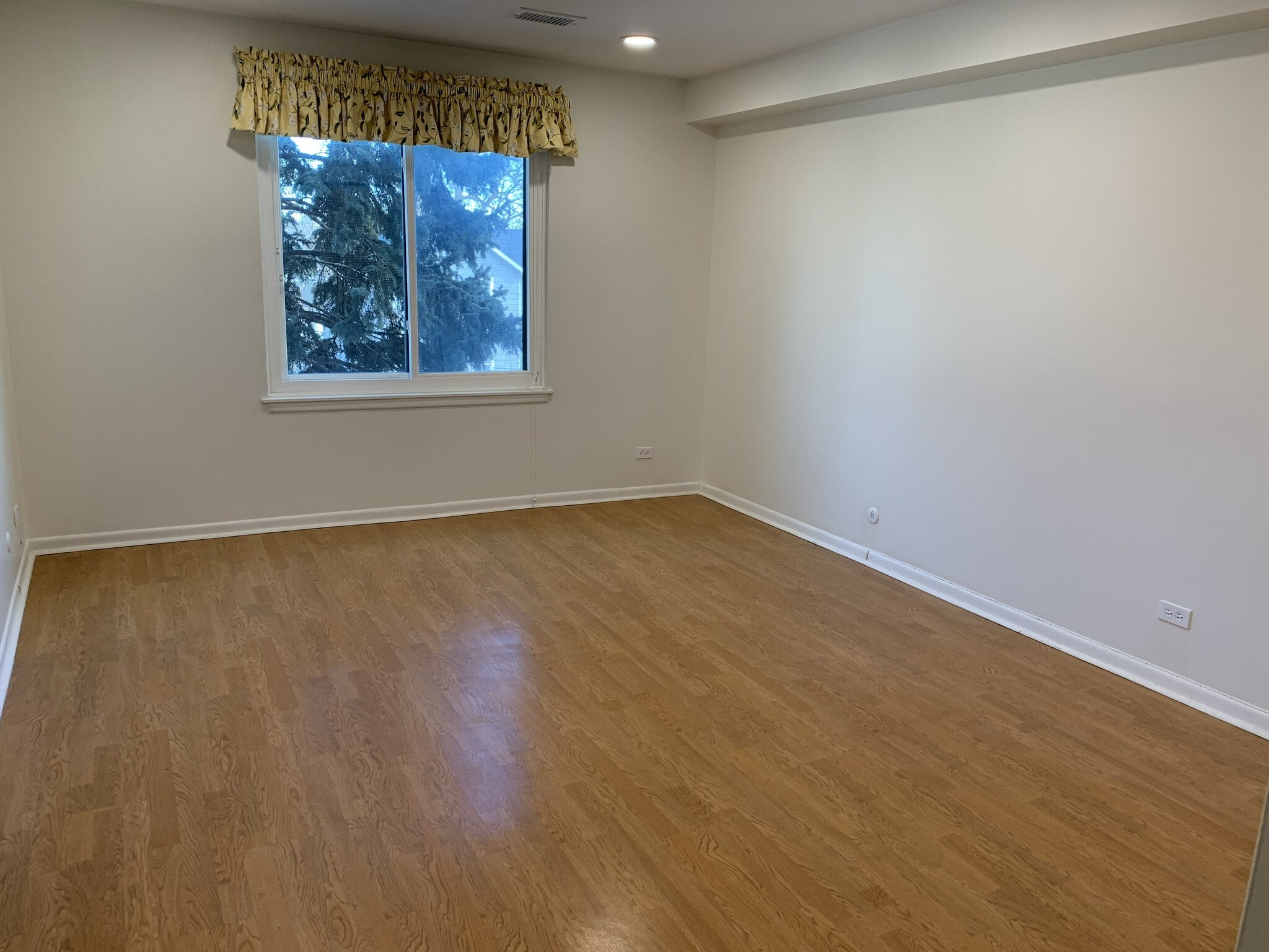 1st Bedroom - 110 S Dunton Ave