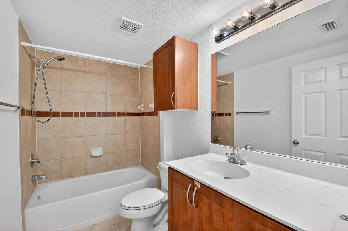 Building Photo - 6511 Emerald Dunes Dr