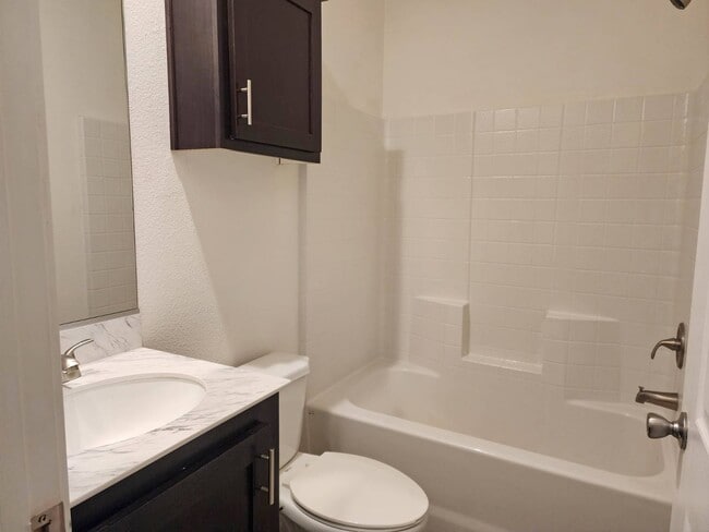 Building Photo - 370 E Lassen Ave