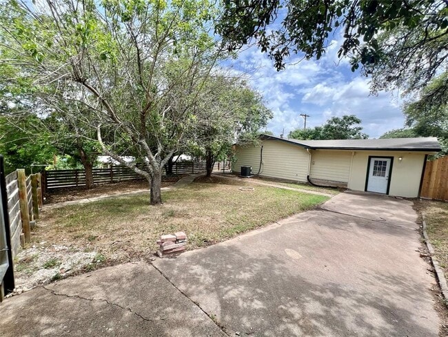 Building Photo - 401 Philco Dr