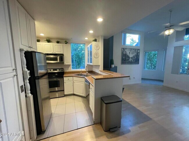 Building Photo - 3633 N 3rd Ave