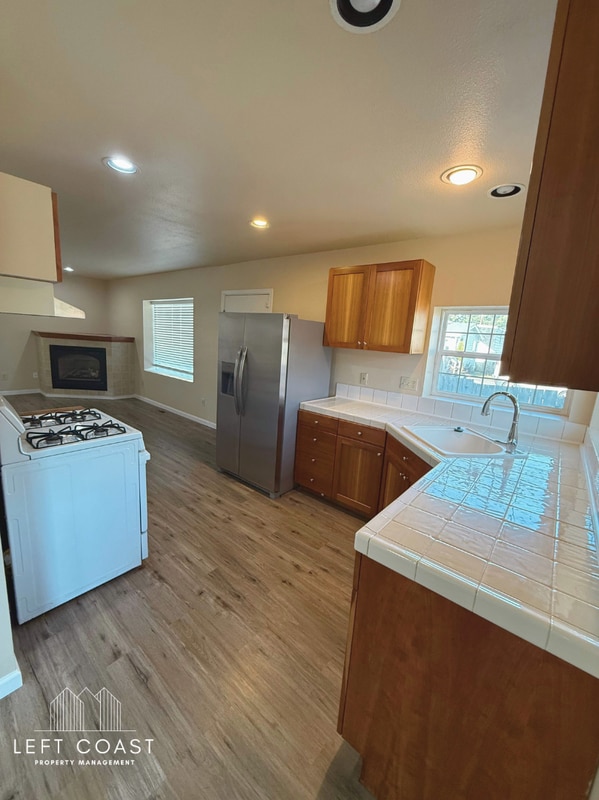 Building Photo - 6314 SW Harbor Ave