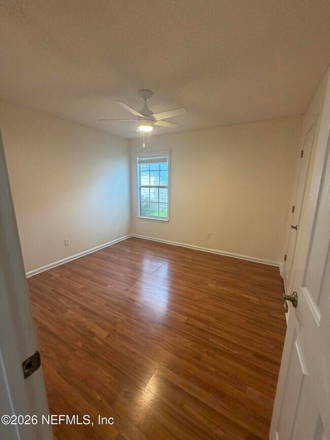 Building Photo - 1523 Blue Heron Ct