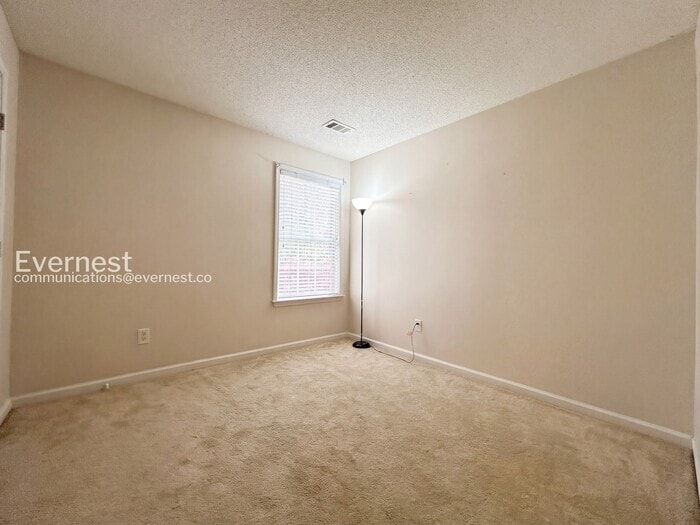 Building Photo - 3406 Chastain Glen Ln NE