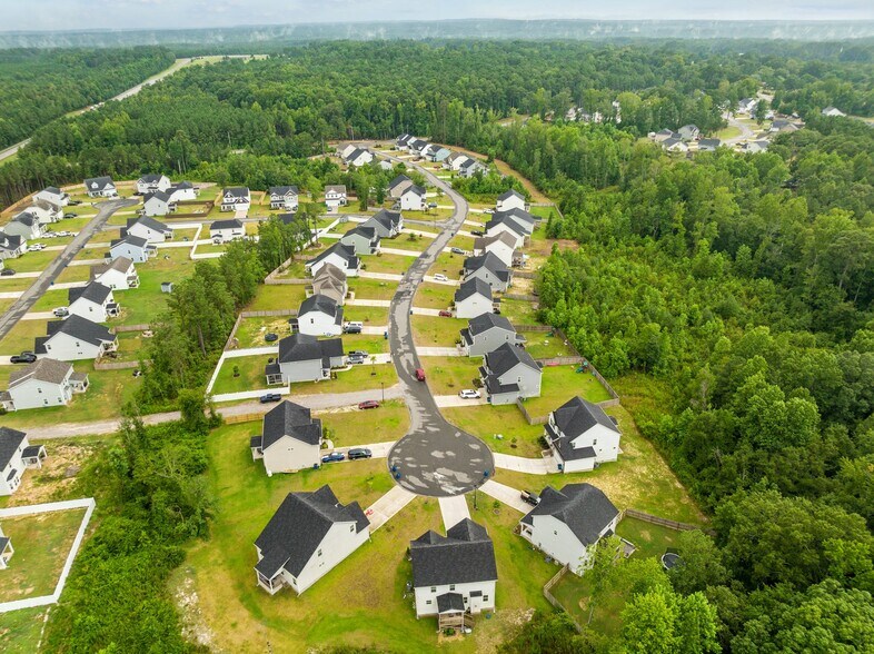 Building Photo - 130 Amelia Dr