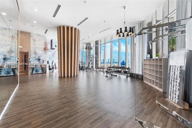 Building Photo - 4111 S Ocean Dr