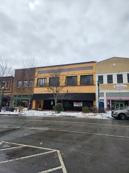 Building Photo - 321 N Main St