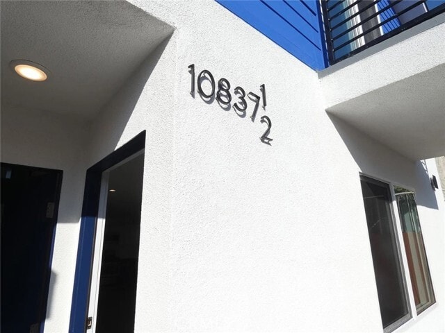 Building Photo - 10837 Blix St