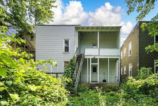 Building Photo - 489 Hamilton St