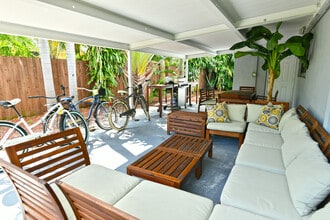 Building Photo - PR 06