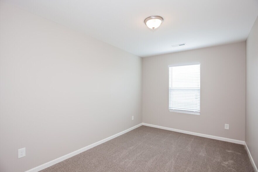 Building Photo - 8617 Balsam Bay Rd
