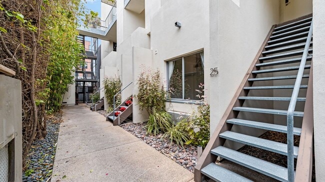 Building Photo - Beautiful 2Br/2Ba Townhome In Little Italy With Views Of The Bay! 3D Tour Link in Description Below!