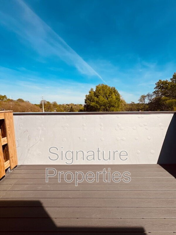 Building Photo - 712 High St