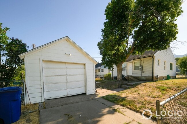 Building Photo - Spacious Home in Ogden!