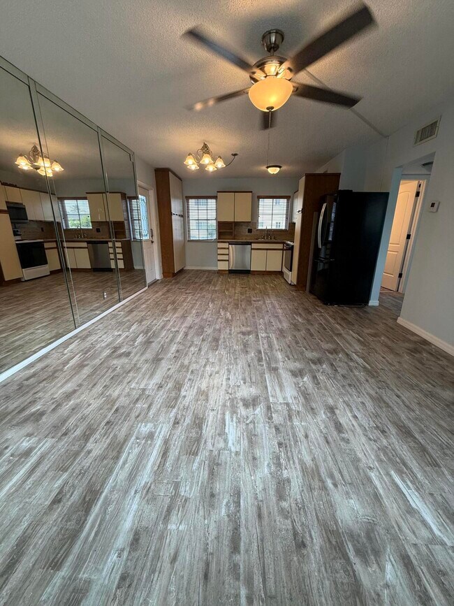 Building Photo - 500 SW 15th St