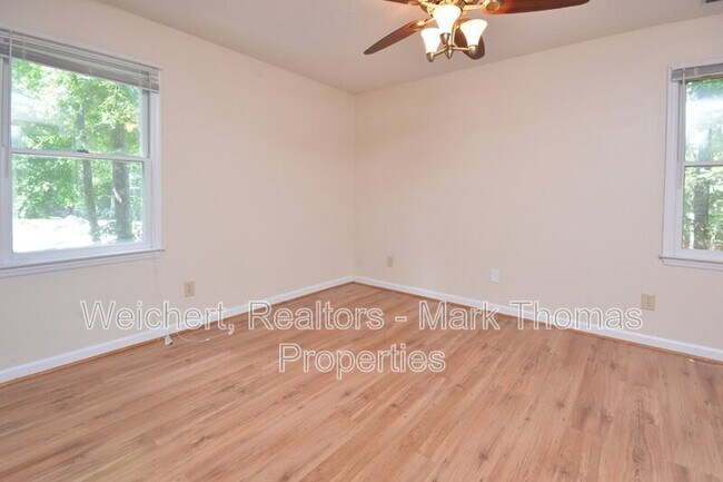 Building Photo - 13 Tarawa Terrace