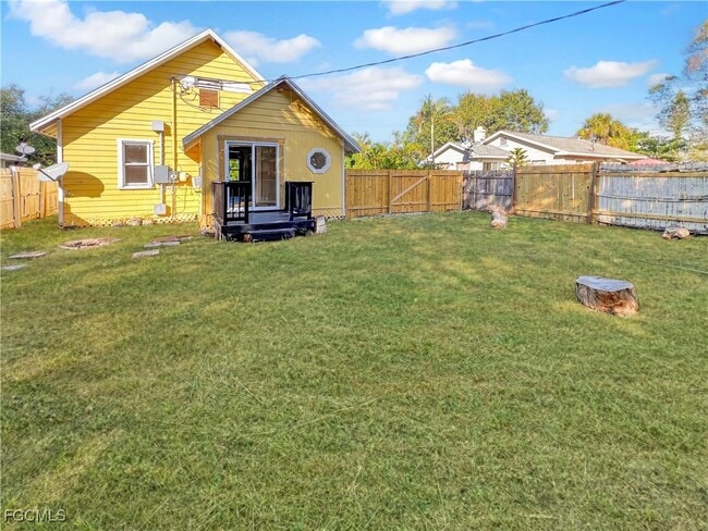 Building Photo - 2342 Stella St