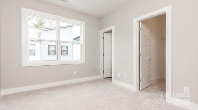 Building Photo - 1134 E 36th St