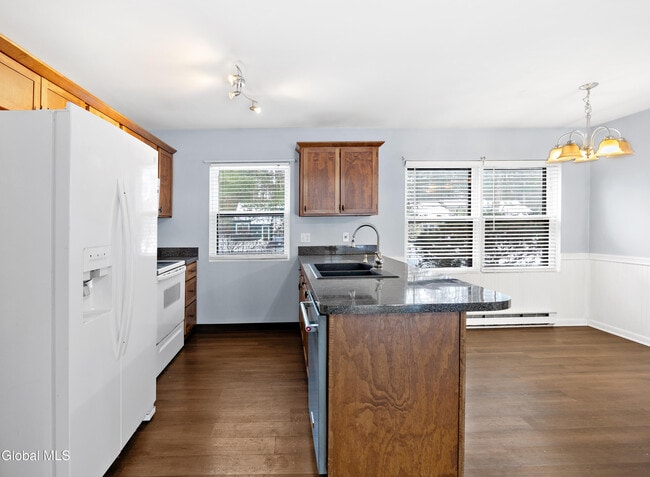 Building Photo - 9 Wake Robin Rd