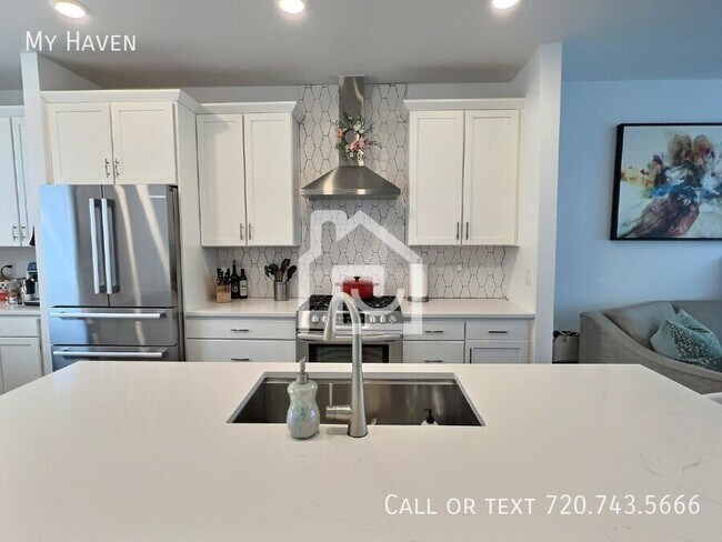 Building Photo - 2811 W 69th Ave