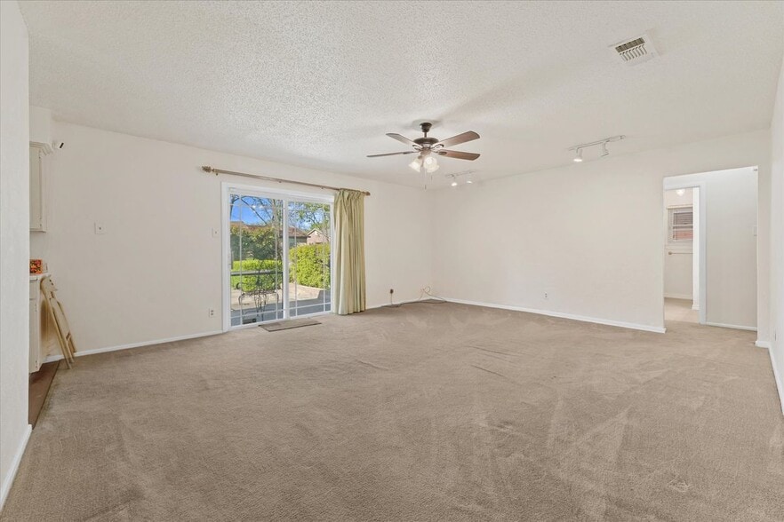 Building Photo - 3229 Oak Timber Dr