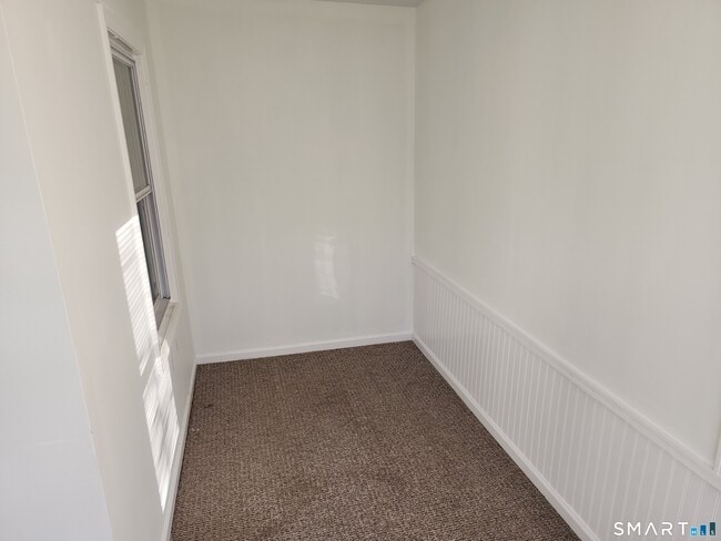 Building Photo - 16 Dean St