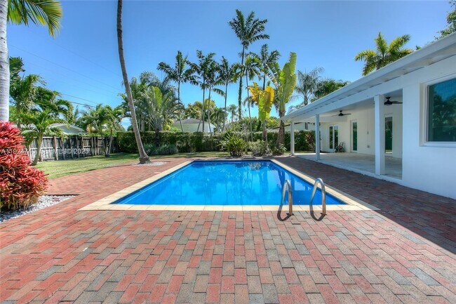 Building Photo - 8265 SW 150th Dr