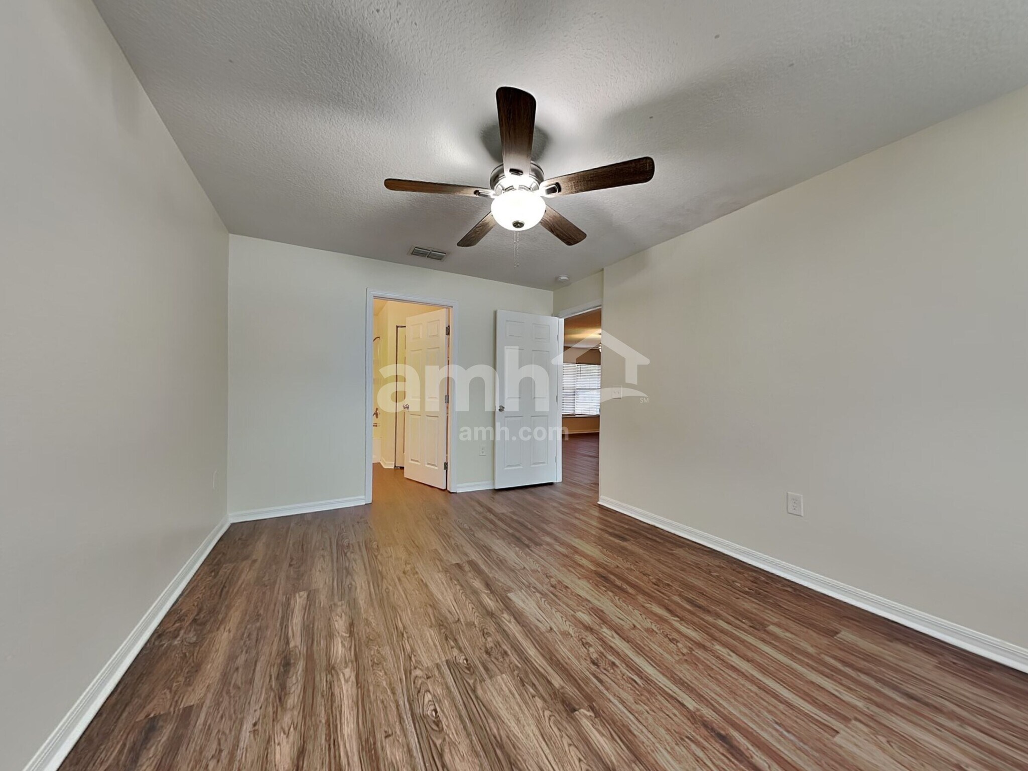 Building Photo - 10225 Summerview Cir