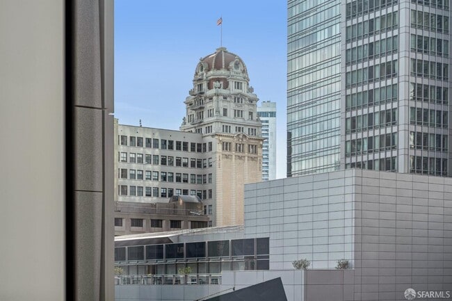Building Photo - 706 Mission St
