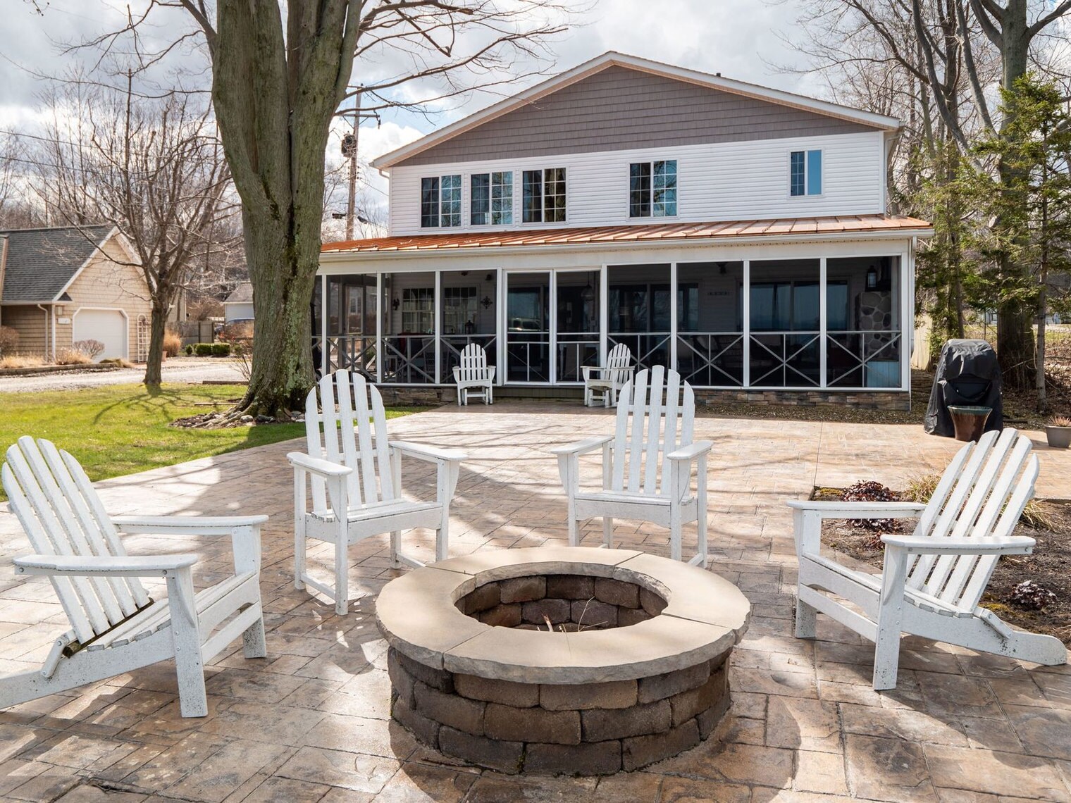Building Photo - 6209 Oakwood Beach Dr