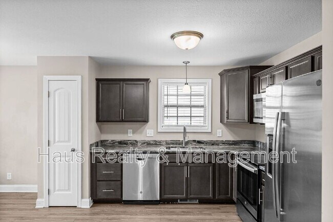 Building Photo - 314 Lugano Ln