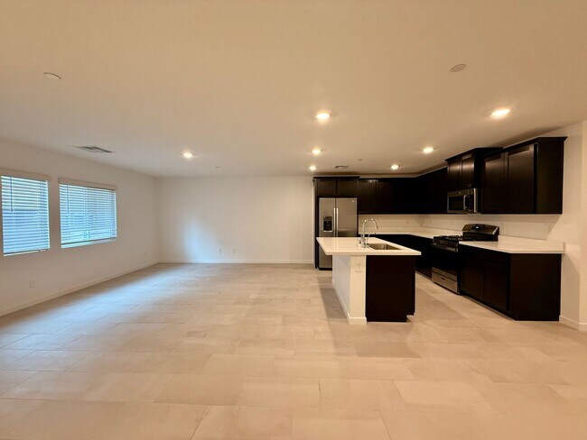 Building Photo - BRAND NEW 3 BED 2.5 BATH 2 BALCONY 2 CAR GARAGE TOWNHOUSE IN HENDERSON FOR RENT!!