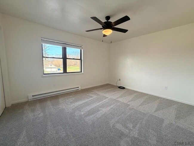 Building Photo - 302 Walters Ave