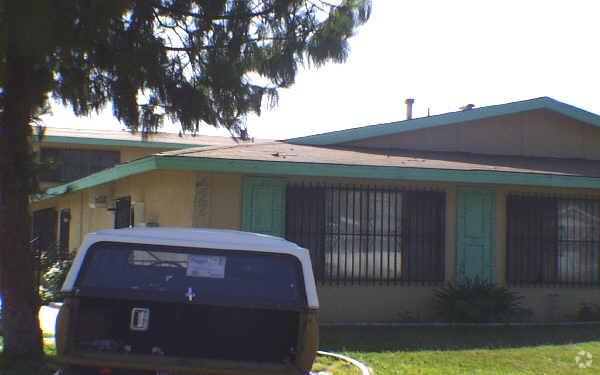 Primary Photo - 427 N Parkside Dr