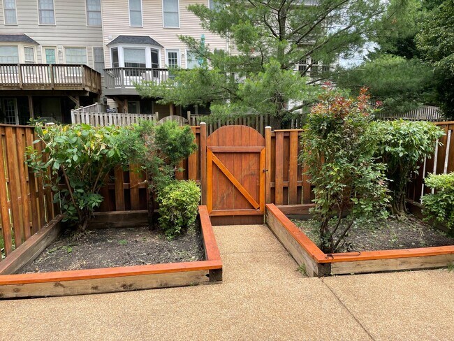 Patio - 7468 Gadsby Square