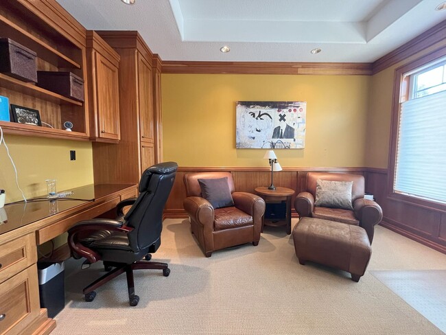 Building Photo - Forest-View Luxury Home with 5 Bedrooms, Luxury Primary Suite & Gourmet Kitchen