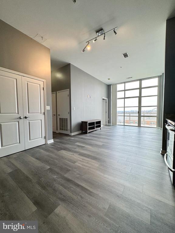 Building Photo - 157 Fleet St