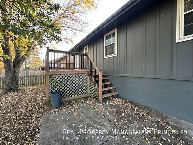 Building Photo - 11223 N Marsh Ave