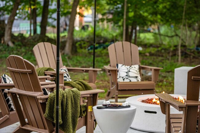 Building Photo - 52 Church St