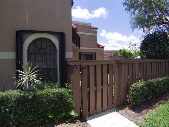 Building Photo - 8116 Severn Dr