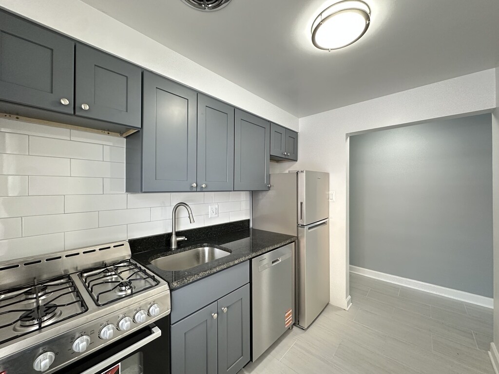 Building Photo - 6715 N California Ave