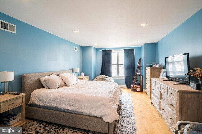 Building Photo - 2520 Kimball St